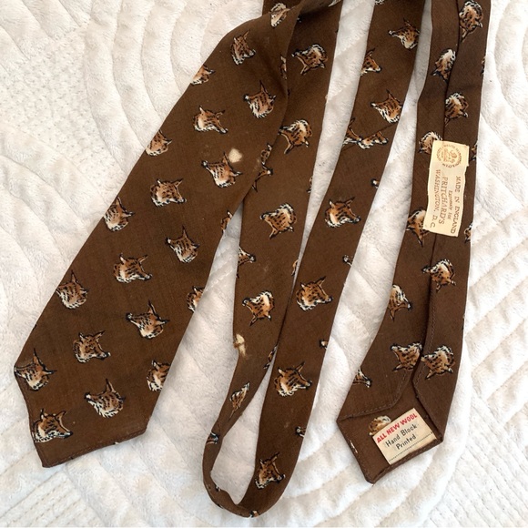 Vintage Brown Wool Animal Print Made in England Tie - Picture 1 of 14